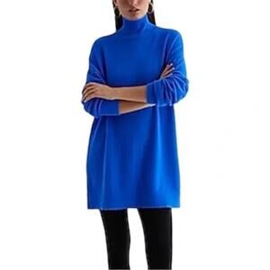 NWT Express Women's B;ue Long Sleeve Turtleneck Oversized Sweater Size XL